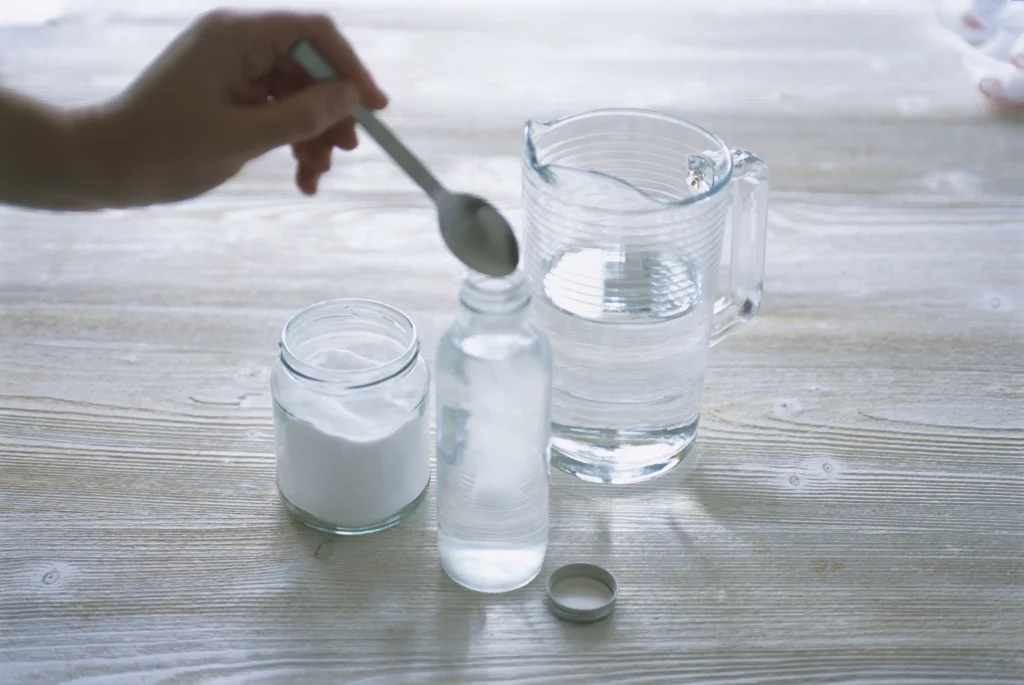 Napadají vaše rostliny v této sezóně mšice? Nepropadejte panice, jednoduchý kuchyňský produkt vám pomůže se jich rychle a přirozeně zbavit.