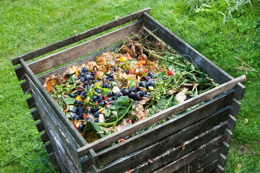 Vrstvení nebo obracení kompostu: která metoda je lepší?